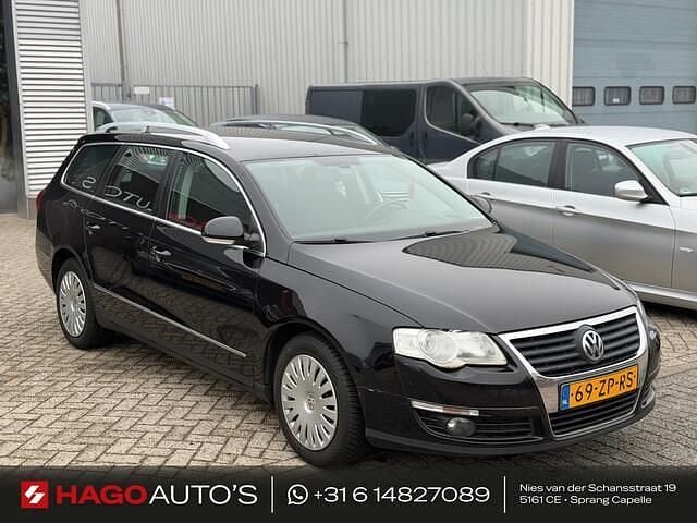 Zwart Occasion 2008 VW Passat Comfortline Stationwagen | € 2.490 (Goede deal) - Afbeelding 1/4