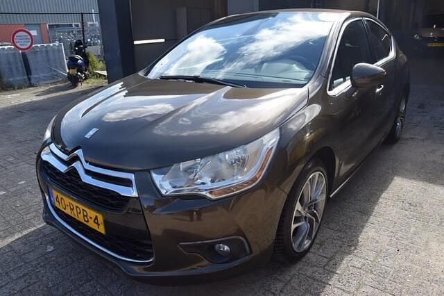 Bruin Gebruikt 2011 Citroën DS4 Chic Hatchback | € 4.799 (Goede deal) - Afbeelding 1/4