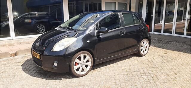 Zwart Gebruikt 2007 Toyota Yaris Sport Hatchback | € 4.950 (Eerlijke prijs) - Afbeelding 1/4