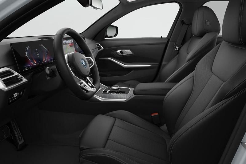 Nieuw BMW 330e M Sport 292 PK (214 kW) 2026 Brooklyn grau Stationwagen