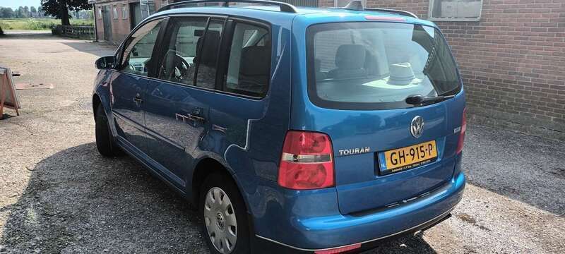 Blauw Gebruikt 2005 VW Touran MPV | € 2.950 (Iets duurder) - Afbeelding 1/4