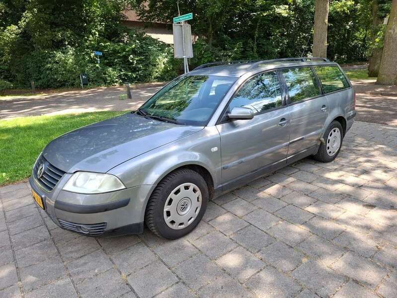 Gebruikt 2002 VW Passat Trendline Stationwagen | € 990 (Super prijs) - Afbeelding 1/4