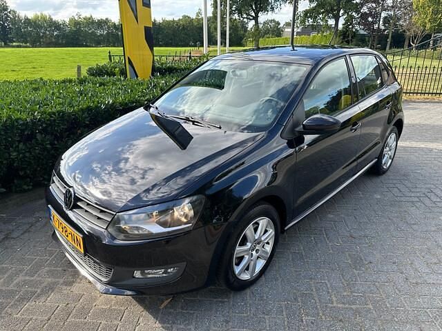 Zwart Gebruikt 2014 VW Polo Highline Hatchback | € 6.850 (Eerlijke prijs) - Afbeelding 1/4