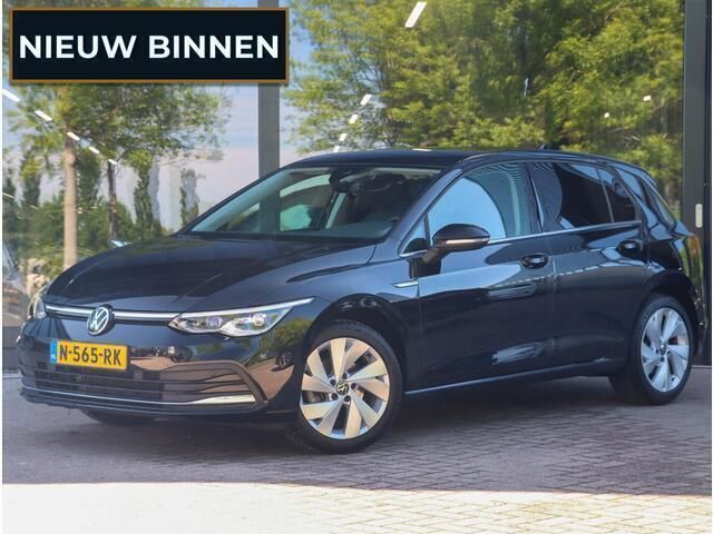 Zwart Gebruikt 2021 VW Golf VIII Style Hatchback | € 22.450 (Eerlijke prijs) - Afbeelding 1/4