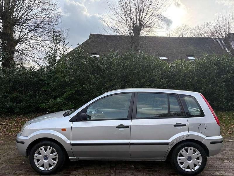Occasion Ford Fusion 80 PK (58 kW) 2002 Grijs Hatchback