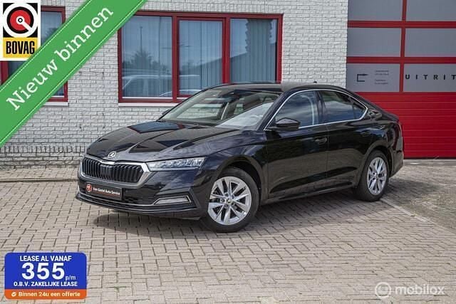 Zwart Gebruikt 2022 Skoda Octavia Business Line Hatchback | € 21.950 (Eerlijke prijs) - Afbeelding 1/4