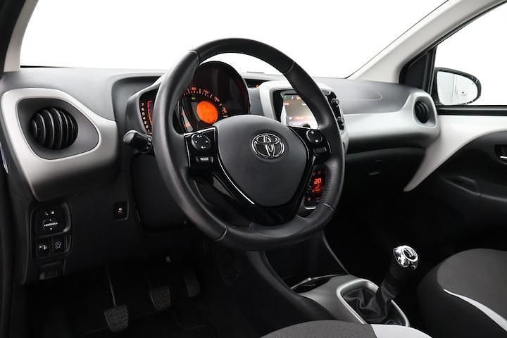 Occasion Toyota Aygo X-wave 69 PK (50 kW) 2016 Wit Hatchback
