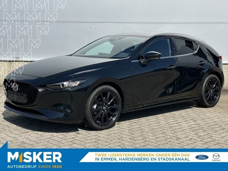 Zwart Nieuw 2025 Mazda 3 Nagisa Hatchback | € 37.240 (Eerlijke prijs) - Afbeelding 1/4