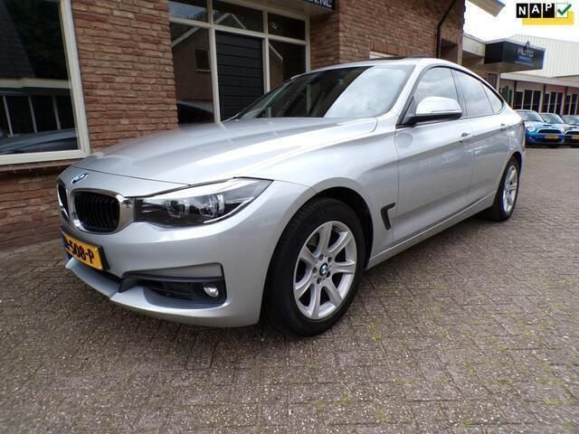 Grijs Gebruikt 2018 BMW 320 Comfort Edition Hatchback | € 25.950 (Goede deal) - Afbeelding 1/4