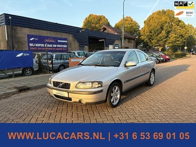 Grijs Gebruikt 2001 Volvo S60 Sedan | € 1.195 (Eerlijke prijs) - Afbeelding 1/4