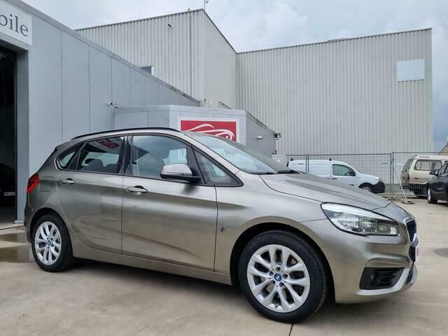 Grijs Gebruikt 2017 BMW 225 MPV | € 20.250 - Afbeelding 1/4