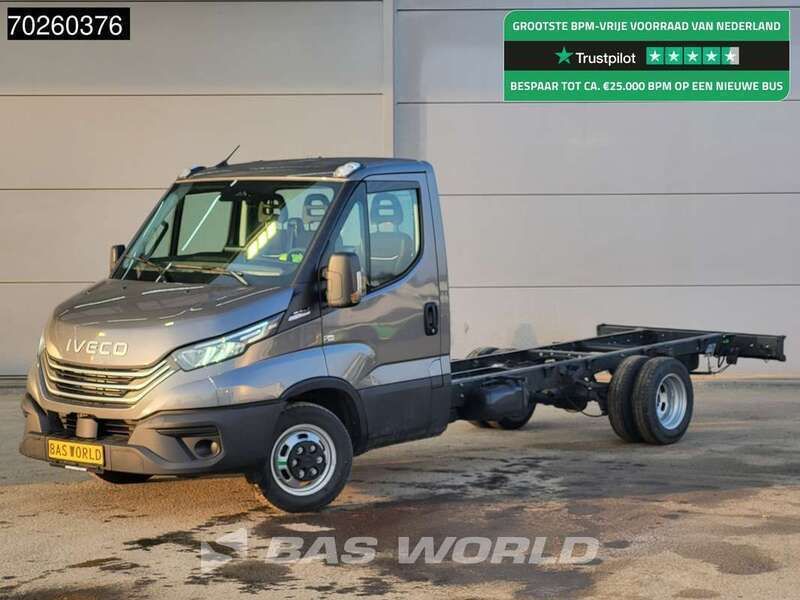 Grijs Nieuw 2025 Iveco Daily Van | € 39.900 (Goede deal) - Afbeelding 1/3