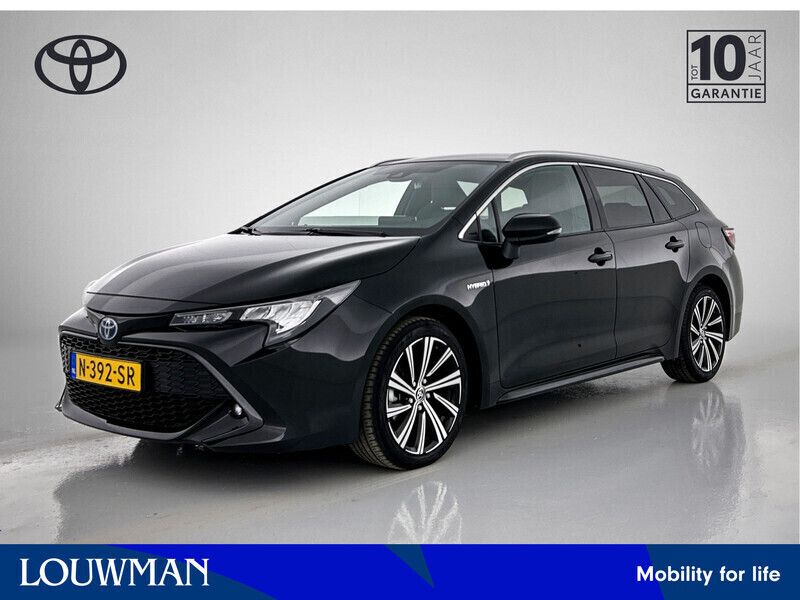 Zwart, metallic lak Gebruikt 2022 Toyota Corolla Plus Stationwagen | € 25.445 (Eerlijke prijs) - Afbeelding 1/3