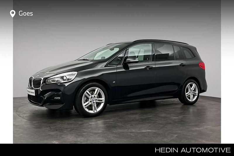 Zwart, metallic lak Gebruikt 2022 BMW 218 Gran Tourer Performance MPV | € 27.880 (Eerlijke prijs) - Afbeelding 1/4