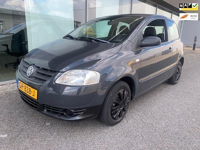 Grijs Gebruikt 2005 VW Fox Trendline Hatchback | € 999 (Eerlijke prijs) - Afbeelding 1/4