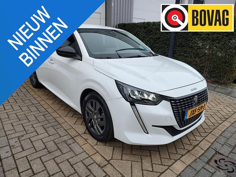 Wit Nieuw 2026 Peugeot 208 Active Hatchback | € 12.795 - Afbeelding 1/4