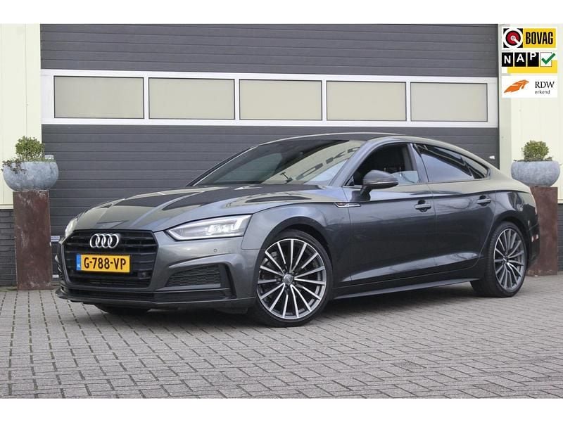 Grijs Gebruikt 2019 Audi A5 Black Edition Hatchback | € 24.900 (Goede deal) - Afbeelding 1/4