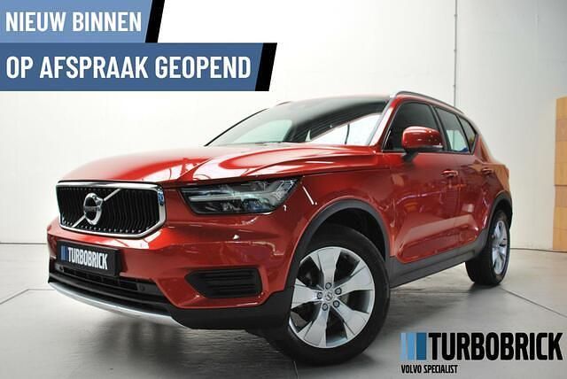 Rood Gebruikt 2018 Volvo XC40 Momentum SUV | € 23.895 (Eerlijke prijs) - Afbeelding 1/4