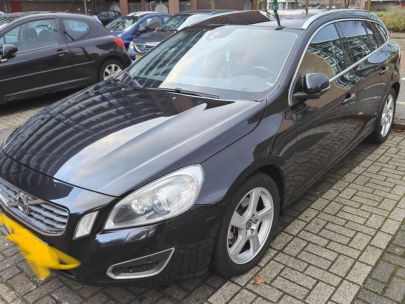 Zwart Gebruikt 2013 Volvo V60 R-Design Stationwagen | € 6.000 (Eerlijke prijs) - Afbeelding 1/4