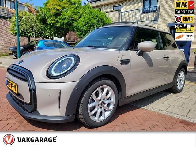 Grijs Gebruikt 2023 Mini Cooper Hatchback | € 28.450 - Afbeelding 1/4