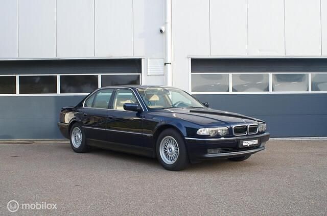 Blauw Gebruikt 1999 BMW 750 Sedan | € 29.999 - Afbeelding 1/4