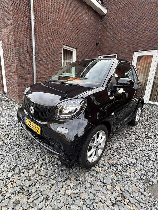 Zwart Gebruikt 2015 Smart ForTwo Coupé Coupé | € 6.700 (Eerlijke prijs) - Afbeelding 1/4