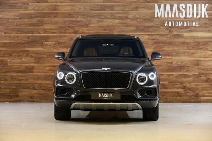 Occasion Bentley Bentayga 435 PK (319 kW) 2019 Grijs, metallic lak SUV