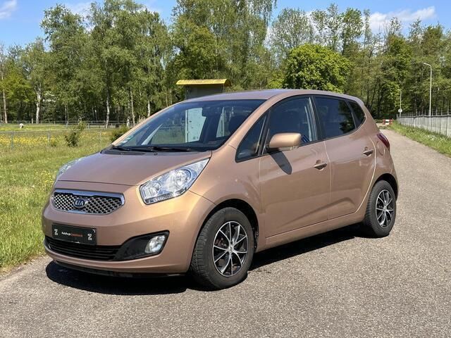 Bruin Gebruikt 2010 Kia Venga 2 Hatchback | € 9.900 (Eerlijke prijs) - Afbeelding 1/4