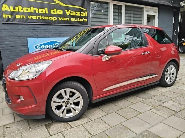 Rood Gebruikt 2012 Citroën DS3 So Chic Hatchback | € 4.950 (Eerlijke prijs) - Afbeelding 1/4