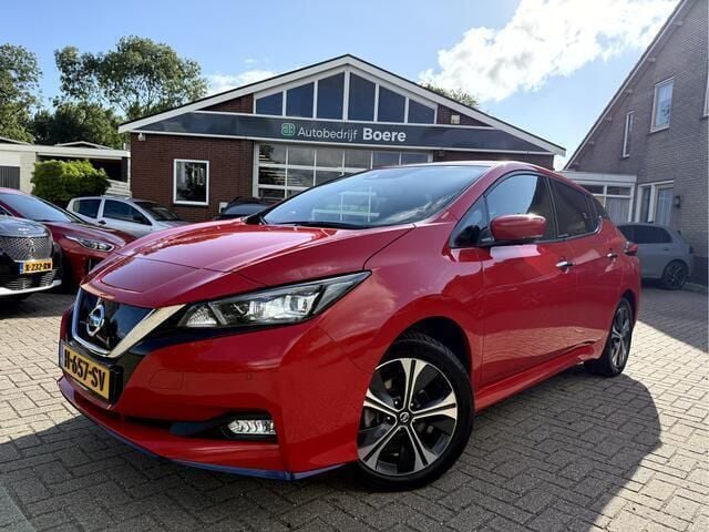 Rood Gebruikt 2020 Nissan Leaf N-Connecta Hatchback | € 12.850 (Goede deal) - Afbeelding 1/4