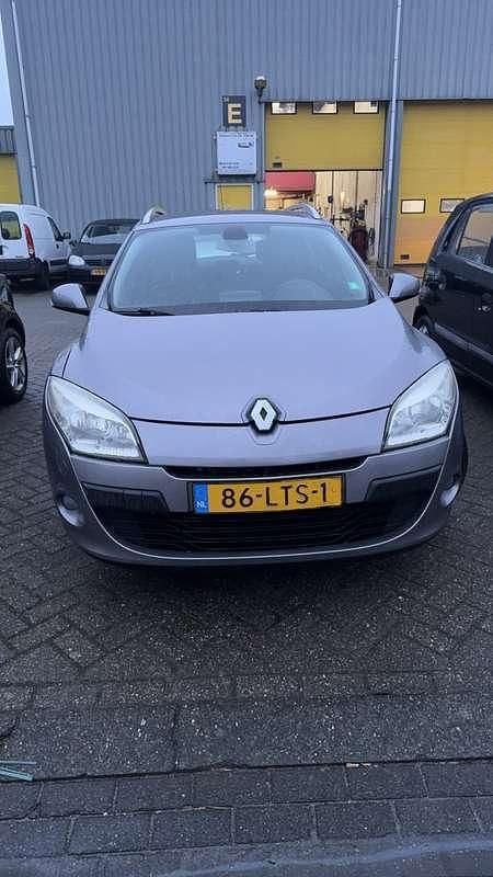Occasion Renault Mégane GrandTour Dynamique 131 PK (96 kW) 2010 Grijs Stationwagen