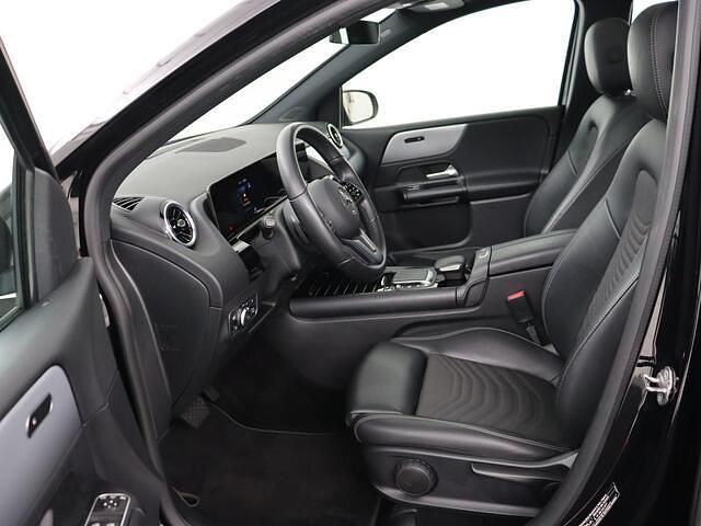 Occasion Mercedes B180 Business 136 PK (100 kW) 2022 Zwart MPV