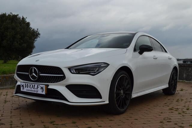 Wit Gebruikt 2022 Mercedes CLA250 AMG line Sedan | € 34.500 - Afbeelding 1/4