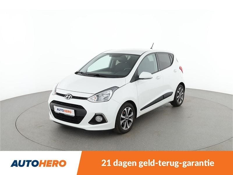 Wit (metallic) Gebruikt 2016 Hyundai i10 Comfort Hatchback | € 9.349 (Super prijs) - Afbeelding 1/4