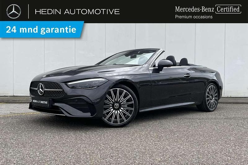 Grijs Gebruikt 2025 Mercedes 180 AMG line Sedan | € 78.500 - Afbeelding 1/3