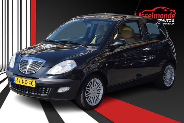 Zwart Gebruikt 2004 Lancia Ypsilon Hatchback | € 2.440 - Afbeelding 1/4
