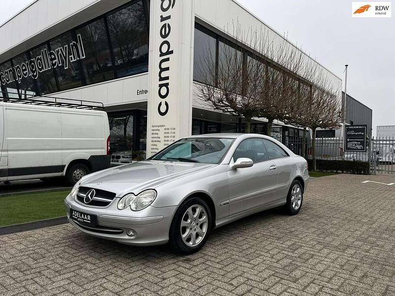 Grijs (metallic) Occasion 2003 Mercedes CLK240 Elegance Coupé | € 3.450 (Eerlijke prijs) - Afbeelding 1/4
