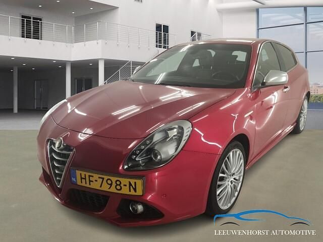 Occasion Alfa Romeo Giulietta Exclusive 170 PK (125 kW) 2015 Rood Hatchback
