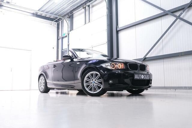 Zwart, metallic lak Gebruikt 2009 BMW 118 Cabriolet Executive Cabriolet | € 9.990 (Eerlijke prijs) - Afbeelding 1/4