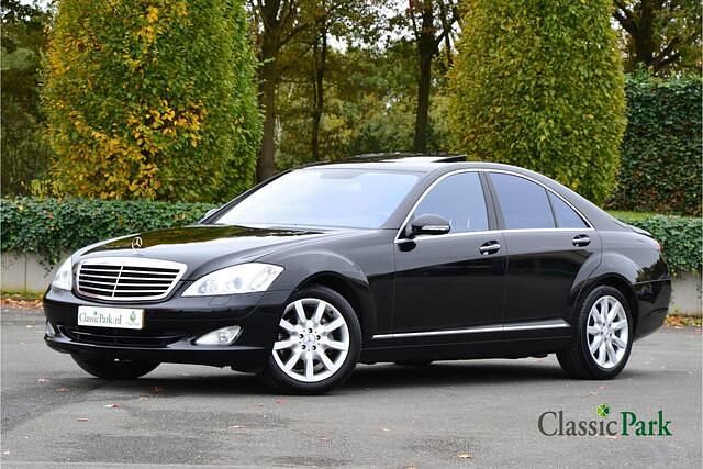 Zwart (metallic) Gebruikt 2006 Mercedes S500 Sedan | € 22.900 - Afbeelding 1/4
