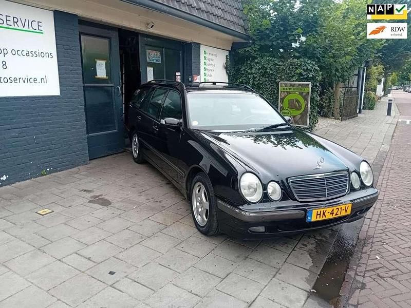 Zwart Gebruikt 2001 Mercedes E280 Avantgarde Stationwagen | € 7.250 - Afbeelding 1/4