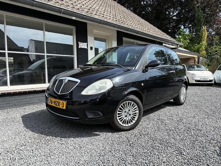 Occasion Lancia Ypsilon 60 PK (44 kW) 2009 Zwart Hatchback
