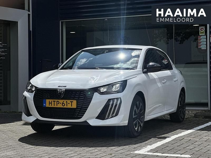 Wit Nieuw 2025 Peugeot 208 Style Hatchback | € 30.195 (Eerlijke prijs) - Afbeelding 1/4