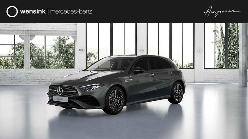 Grijs Nieuw 2025 Mercedes A250 AMG line Hatchback | € 43.279 (Super prijs) - Afbeelding 1/4