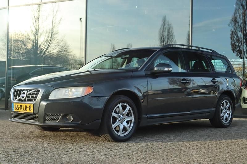 Grijs Occasion 2010 Volvo V70 Stationwagen | € 3.750 (Eerlijke prijs) - Afbeelding 1/4