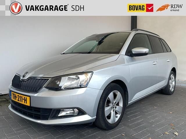 Grijs Gebruikt 2016 Skoda Fabia Style Stationwagen | € 6.950 (Eerlijke prijs) - Afbeelding 1/4
