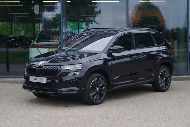 Zwart Gebruikt 2024 Skoda Karoq Business Line SUV | € 39.450 (Eerlijke prijs) - Afbeelding 1/4