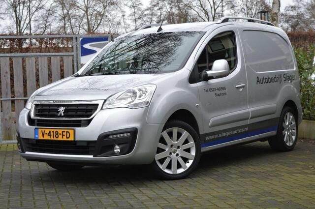 Zilver Gebruikt 2017 Peugeot Partner MPV | € 10.500 (Duur) - Afbeelding 1/4