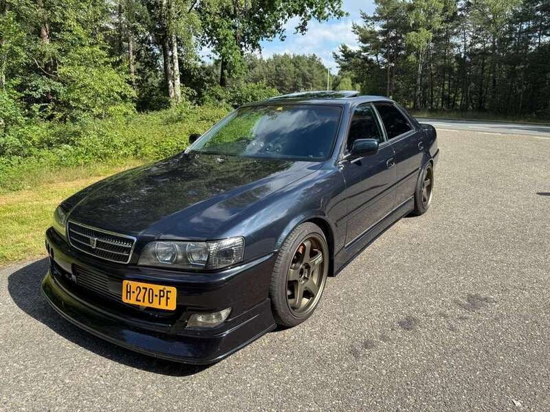 Zwart Gebruikt 2000 Toyota Chaser Sedan | € 29.500 - Afbeelding 1/4