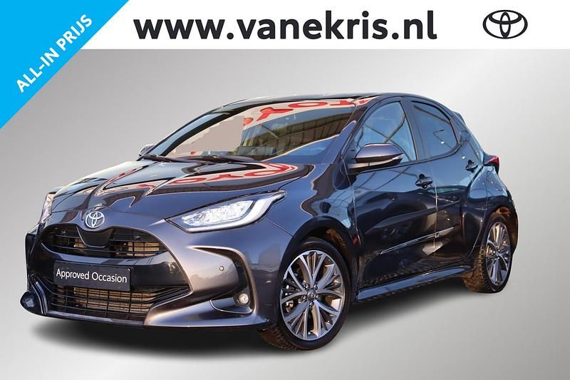 Occasion Toyota Yaris Hybrid Executive 131 PK (96 kW) 2024 Grijs Hatchback